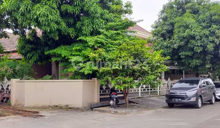 Dijual Rumah Posisi Hoek Siap Huni Lokasi di Gading Serpong