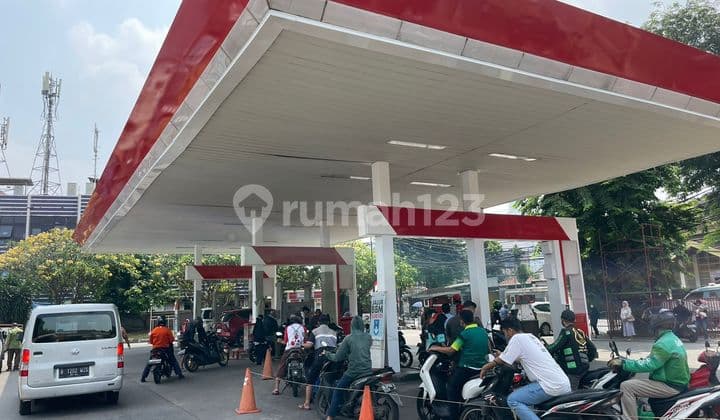 For Sale Ex Gas Station Building, Strategic Location in Kebayoran Lama
