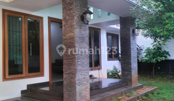 Disewakan Rumah Strategis Cilandak SHM