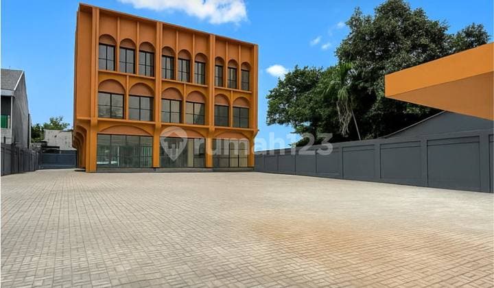 New Building, 4-Story Building, Spacious Land, Strategic Location in Ragunan