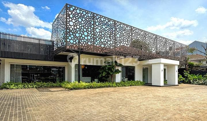 Mini Building, Tanah Luas, Jual Sebagian Atau Total di Kemang