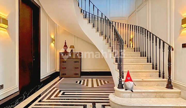 Rumah Mewah, Design Modern Classic, Lokasi Strategis di Bintaro