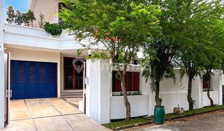 Ready-to-Live House, In Elite & Strategic Complex, Newly Renovated