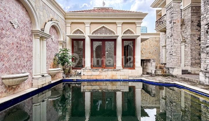 Rumah Lama, Lokasi Strategis, Harga Mendekati Njop.