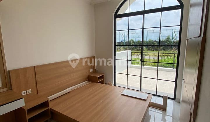 Disewakan Rumah 2Lt Pik2 Cluster Bukit Nirmala Uk 6X10 Full Furnish