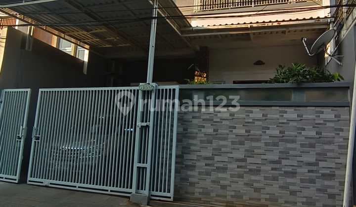 Rumah Cantik 3 Lantai di Kelapa Gading Jakarta Utara