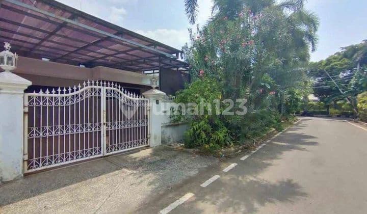 Rumah Rapi Siap Huni di Pulomas Barat Jakarta Timur