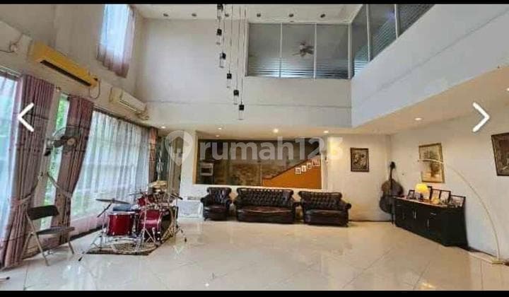 Rumah 2 Lantai Nyaman dan Asri di Joglo Jakarta Barat