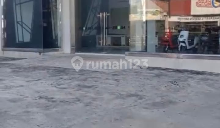 Disewakan Ruang Usaha Ex Showroom Jatiasih Bekasi