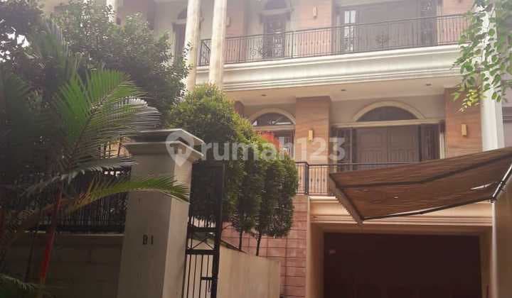 Rumah Hook 3 Lt Menara Villa Kelapa Gading Jakarta Utara