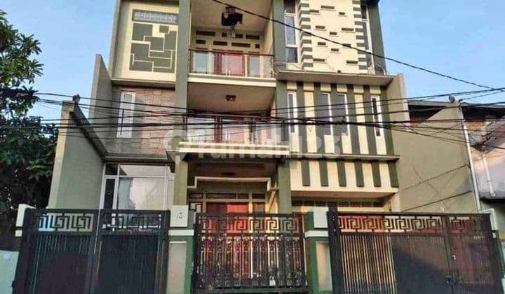 Rumah Mewah 3Lt Strategis dan Murah di Koja Jakarta Utara