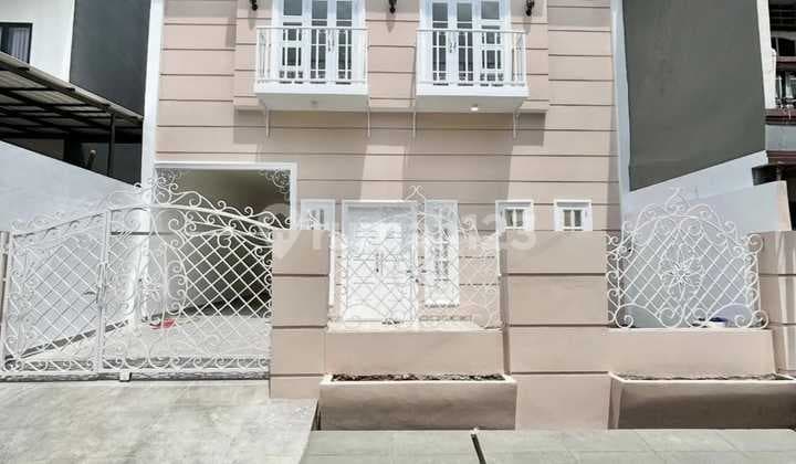Rumah 2 Lantai di Jl. Barito, Galaxy, Bekasi Selatan Jawa Barat