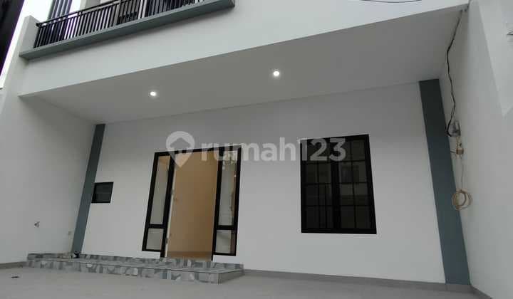 Rumah Siap Huni Ruang Keluarga Besar 3 Kamar Tidur