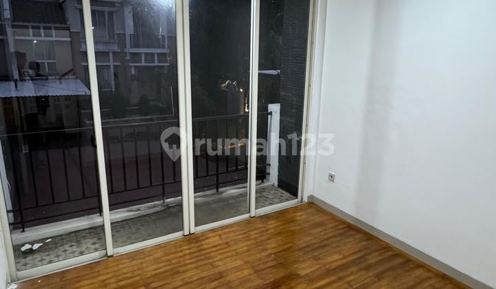 Corner House For Rent Residence One BSD Large Near Binus
