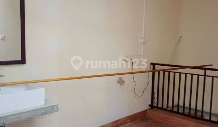 Minimalist House for Rent in Rawamangun