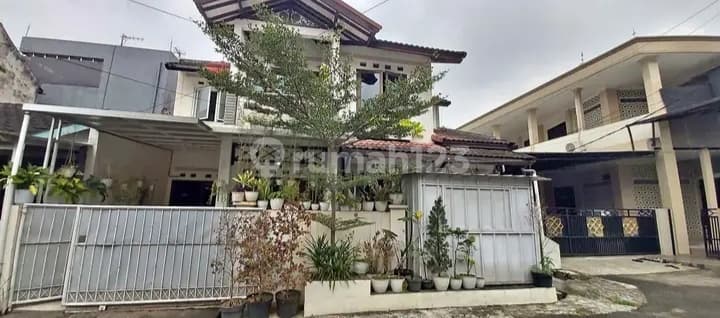 Rumah Bagus Dan Terawat 2 Lantai Muraah Di Komp Margahayu