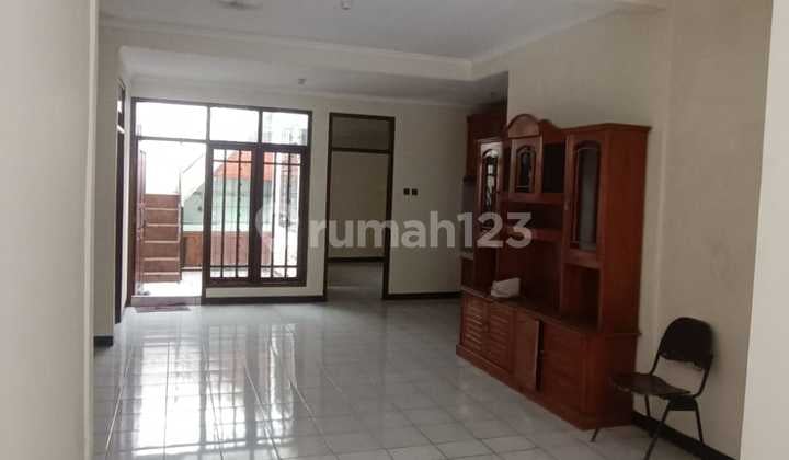 Disewakan Rumah Terawat Di Komp Pratista Antapani Boleh Buat Kantor