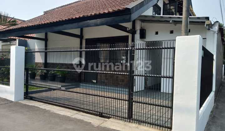 Rumah Hoek Bagus Dan Terawat Di Tengah Kota Bandung Murah Pisan