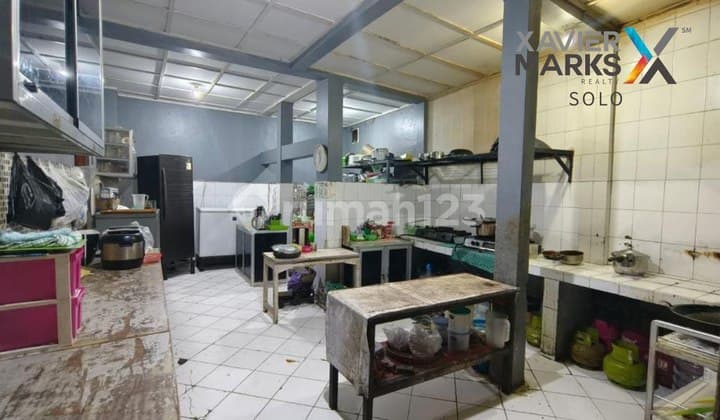 dijual rumah dan tempat usaha siap pakai