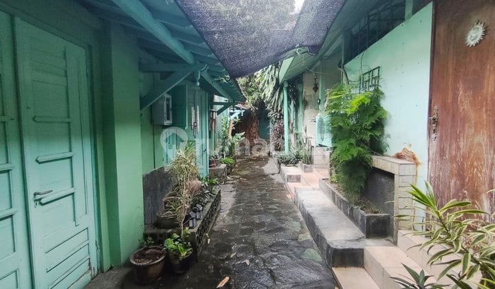 Rumah Vintage Tengah Kota Solo