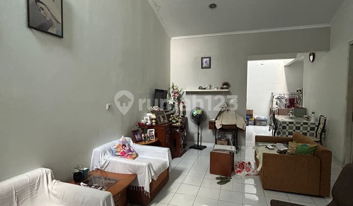 Rumah Minimalis Siap Huni. Lokasi Dekat Univ Atmajaya/Pasar Intermoda/ Aeon Mall. Dekat Tol Serbaraja dan Stasiun KRL Cisauk