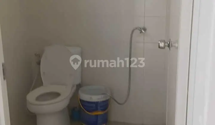 Available for rent: Clean, ready-to-use shop in Alam Sutera