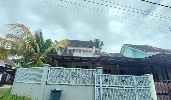 Rented House, Hook Position, Spacious Backyard, Pondok Cabe