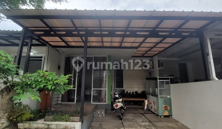 Di Kontrakan Rumah Semi Furnished , Gardens Sawangan