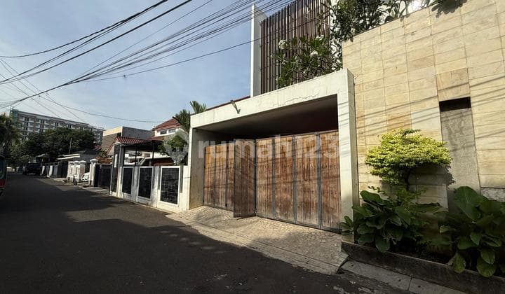 Luxury House with Private Pool in Cipayung, East Jakarta