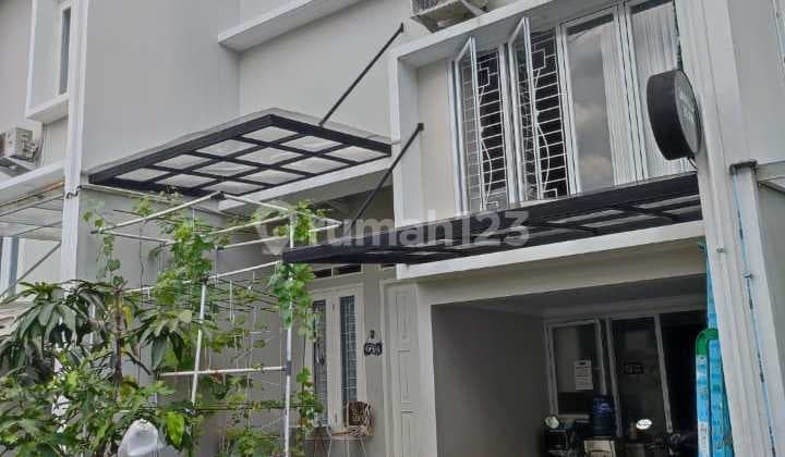 House for sale 2.5 Floors, Serene and Comfortable Environment in Jagakarsa