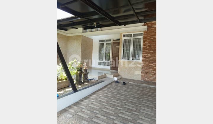Rumah di Jual Hook Cantik Siap Huni Full Furnished di Metland Transyogi SHM LT: 105 M2