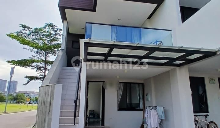 Rumah Bagus Golf Island, hadap Timur View Danau