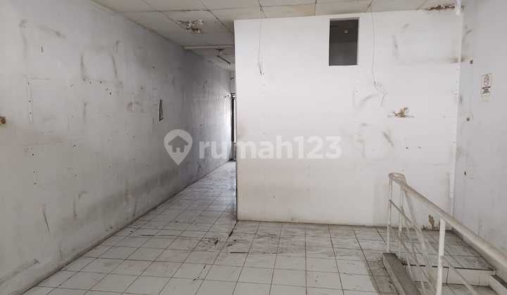 Strategic Four-Story Shophouse in Jelambar Area