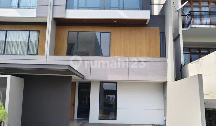 Rumah Cluster di Setraduta Bandung Fasilitas Kolam Renang Luas Rumah Cluster di Setraduta Bandung Fasilitas Kolam Renang Luas