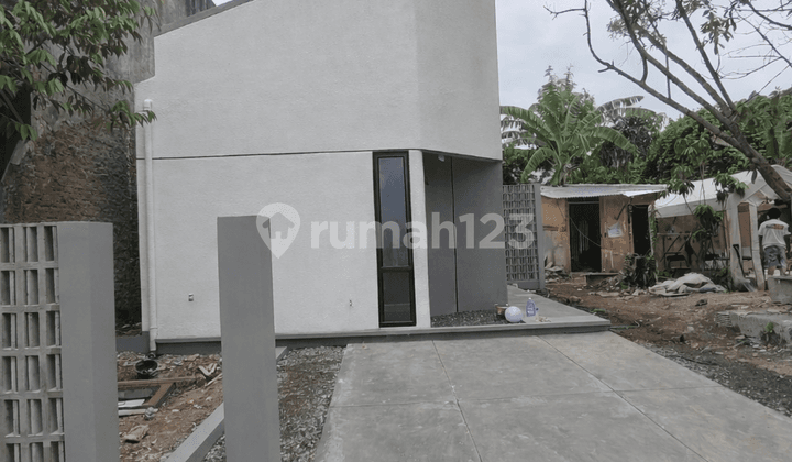 Desain Industrial Kontemporer! Rumah di Antapani Bandung