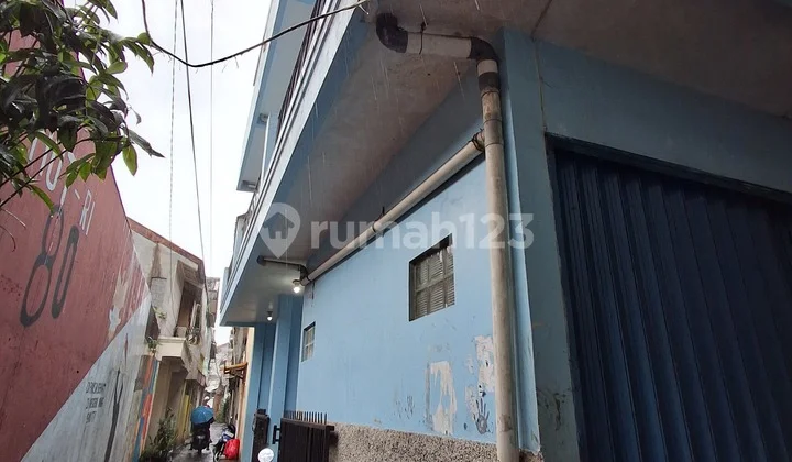 Kost Kostan 10 Kamar Selalu Penuh. Dekat ke: Pasteur, Pajajaran, Bandara Husein