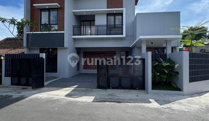 Hunian Kontemporer Modern Cocok untuk Keluarga Tercinta