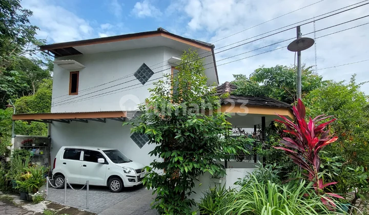 Tamanya Asik Buat Nongki Rumah Tropis 5 Menit Kampus Uii Nuansa Alam Asri