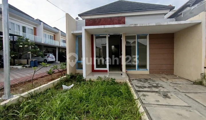 Disewakan Rumah Cluster Cantik Di Royal Premiere Ekasi