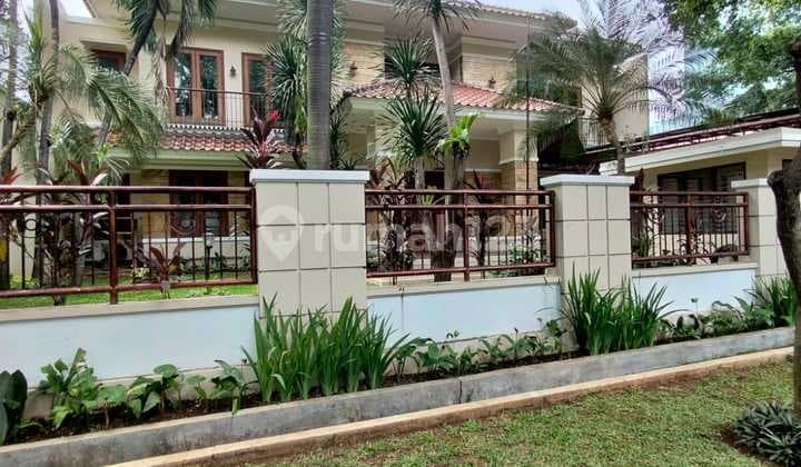 Nice House Classic Design Well Maintained and Minimal Renovation Very Strategic Location