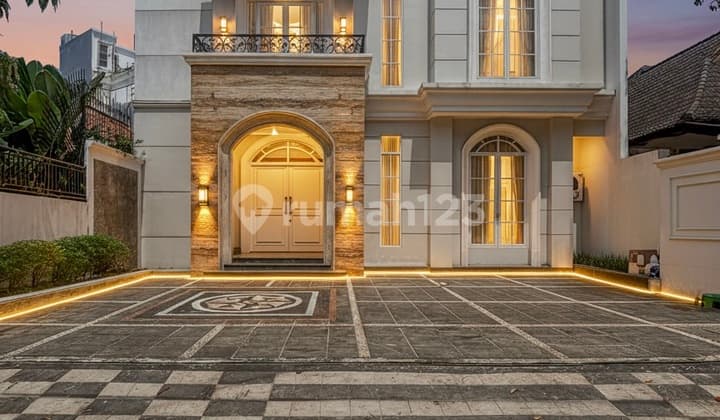 Luxury House in Elite Menteng Area Private Lift Rooftop