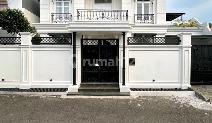 Bangunan Baru Klasik Furnished Area Perumahan Di Tebet