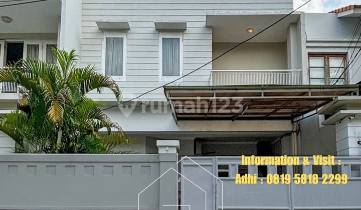Rumah Minimalis Dalam Kompleks Jalan Lebar Kemang
