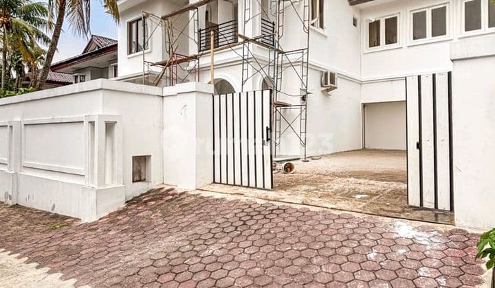 Newly Renovated House in Residential Area with Private Pool in Kemang