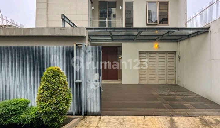 Bangunan 2 Lantai Siap Huni Ada Pool Di Pondok Indah