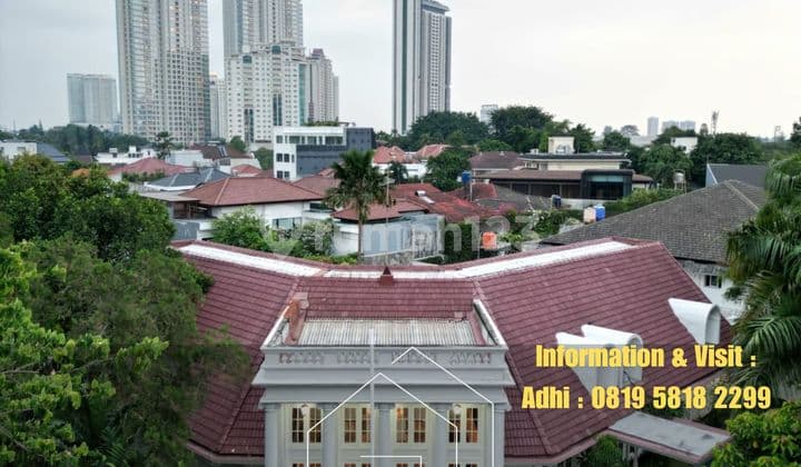 Rumah Klasik Mewah Halaman Luas Dekat Senayan