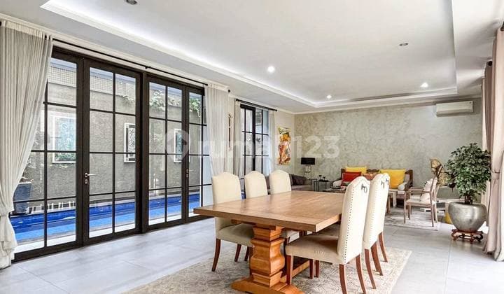 Rumah Dalam Townhouse Private Pool Terawat Dekat Simatupang