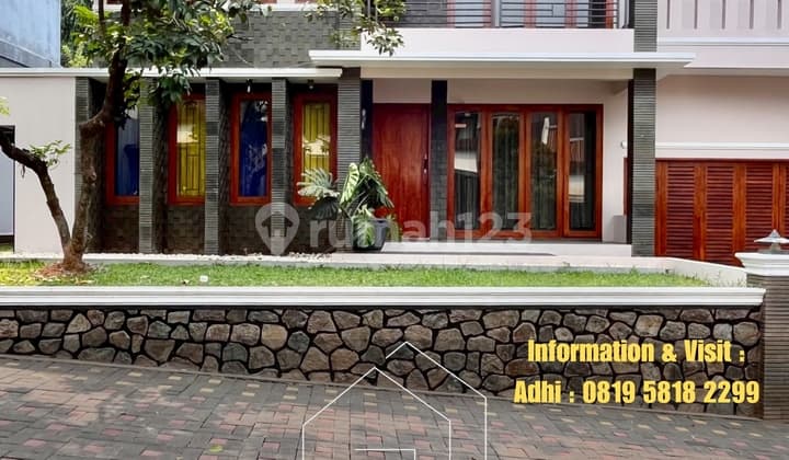 Spacious House Near MRT Lebak Bulus Within Townhouse
