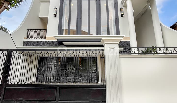 New House Classic Design Private Pool in Cipete Cilandak