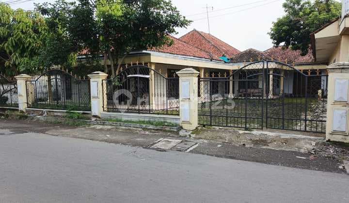 Rumah Tempat Tinggal SHM dan Nyaman di Cipedes, Tasikmalaya